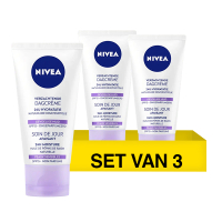 Nivea Aanbieding: Nivea Verzachtende Dagcrème SPF15 (3 tubes - 50 ml)  SNI06119