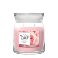Yankee Candle Signature Medium Jar Fresh Cut Roses (368 g) SYA00232