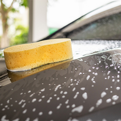 Een schone auto na de (auto)vakantie